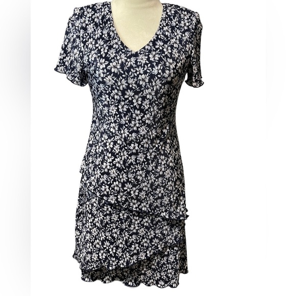 Connected Apparel Crepe Dress - Picture 3 of 11